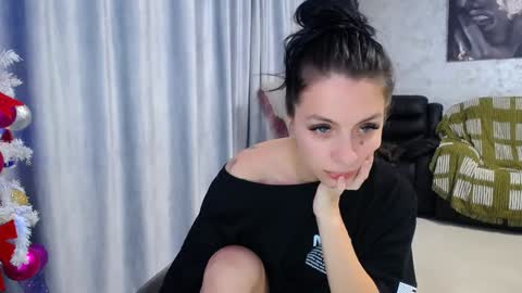 Snapshot of angel_xxx9 chatting on January 2025 10:46:01 PM nico online show from January 2025 10:46:01 PM