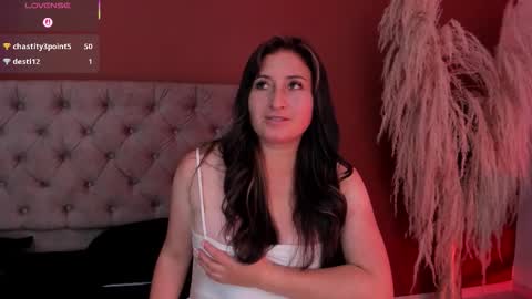 Ange online show from November 2025 08:20:02 PM