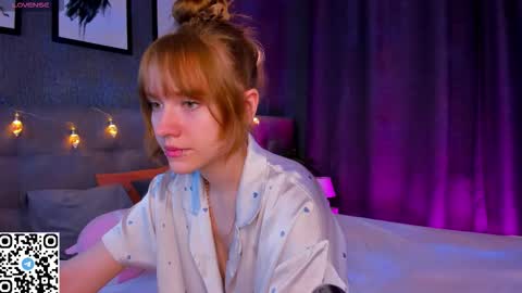 Angela online show from December 2025 01:23:01 AM