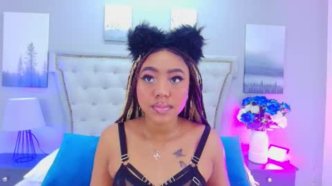 Snapshot of angela_robert chatting on November 2025 11:59:01 PM Angela Roberts online show from November 2025 11:59:01 PM