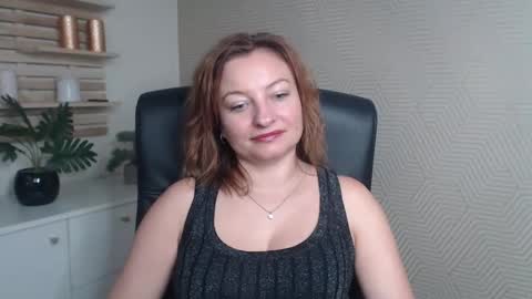 Angela online show from October 2025 07:20:01 AM