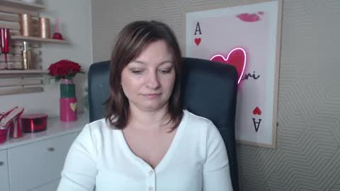 Angela online show from February 2026 06:33:02 AM