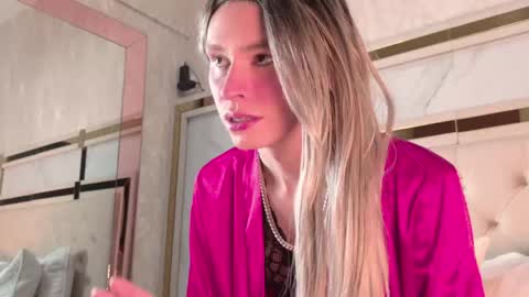 Snapshot of angela_white22 chatting on May 2026 07:11:02 PM angela_white22 online show from May 2026 07:11:02 PM