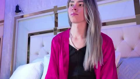 Snapshot of angela_white22 chatting on May 2026 07:30:01 PM angela_white22 online show from May 2026 07:30:01 PM