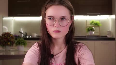 Snapshot of angelabalay chatting on September 2025 11:10:01 AM Mary online show from September 2025 11:10:01 AM