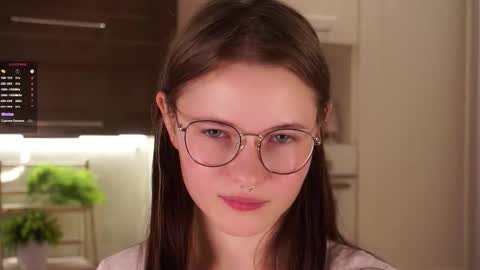 Snapshot of angelabalay chatting on September 2025 11:10:01 AM Mary online show from September 2025 11:10:01 AM