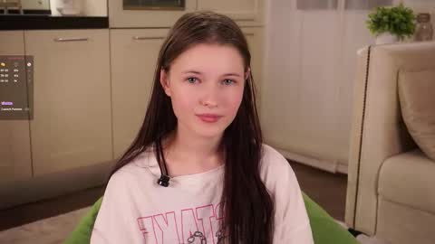 Snapshot of angelabalay chatting on September 2025 11:09:01 AM Mary online show from September 2025 11:09:01 AM