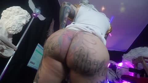 angelacianuro_ online show from October 2025 02:37:02 AM