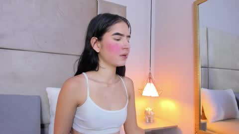 Snapshot of angelag_ chatting on November 2025 08:20:01 PM angelag_ online show from November 2025 08:20:01 PM