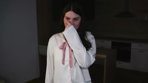 Olivia online show from November 2025 06:36:02 AM