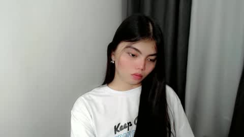 Snapshot of angelari_slut chatting on September 2025 07:52:02 AM angelari_slut online show from September 2025 07:52:02 AM