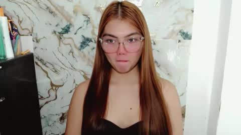 Snapshot of angelari_slut chatting on November 2025 04:22:02 AM angelari_slut online show from November 2025 04:22:02 AM