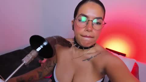 Snapshot of angelaricci chatting on October 2025 08:17:01 PM Angela Ricci online show from October 2025 08:17:01 PM