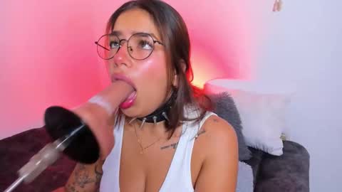 Snapshot of angelaricci chatting on December 2025 10:07:01 PM Angela Ricci online show from December 2025 10:07:01 PM