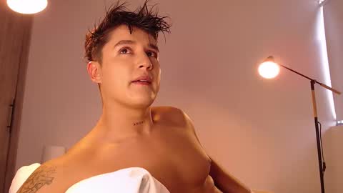 Angel online show from November 2025 07:03:01 PM