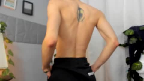 Snapshot of angeldamianart chatting on December 2025 03:39:02 PM angeldamianart online show from December 2025 03:39:02 PM