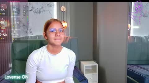 Snapshot of angeles_azul chatting on November 2025 01:22:02 PM angel online show from November 2025 01:22:02 PM
