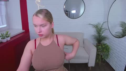 Angelic beauty online show from April 2026 11:01:02 AM