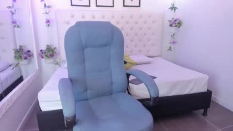 Snapshot of angelica_rolon chatting on June 2026 08:10:02 PM angelica_rolon online show from June 2026 08:10:02 PM