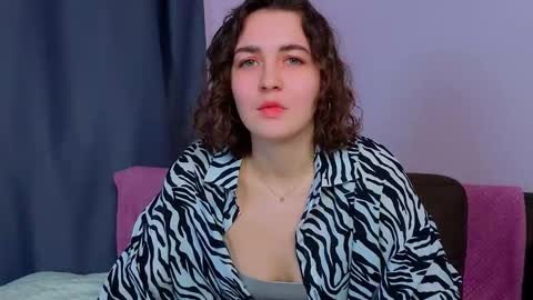 Snapshot of angelichatheway chatting on February 2026 06:48:01 PM Roxi online show from February 2026 06:48:01 PM