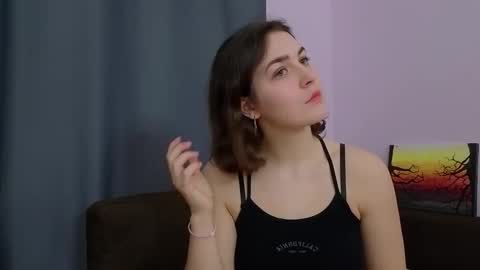 Snapshot of angelichatheway chatting on February 2026 07:35:01 PM Roxi online show from February 2026 07:35:01 PM