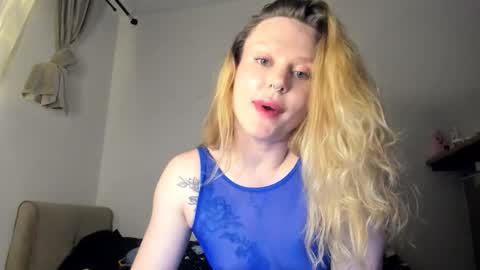 Angelika online show from December 2025 04:37:02 PM