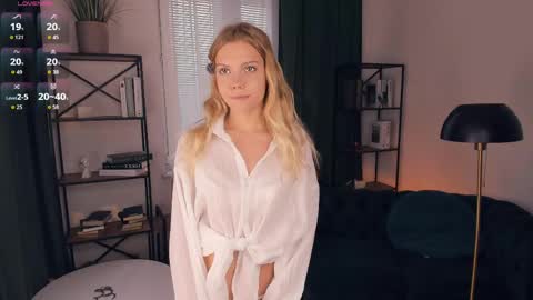 Snapshot of angelinahass chatting on May 2026 08:34:02 AM Alice WOW online show from May 2026 08:34:02 AM
