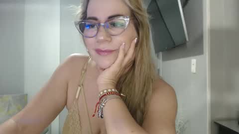 Snapshot of angelinna_12 chatting on October 2025 06:06:02 AM angelinna_12 online show from October 2025 06:06:02 AM