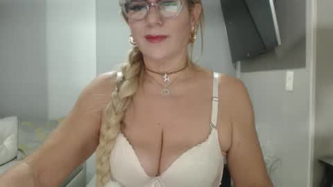 Snapshot of angelinna_12 chatting on November 2025 05:07:02 AM angelinna_12 online show from November 2025 05:07:02 AM