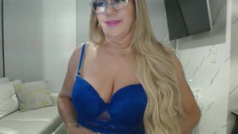 Snapshot of angelinna_12 chatting on January 2026 05:01:02 AM angelinna_12 online show from January 2026 05:01:02 AM