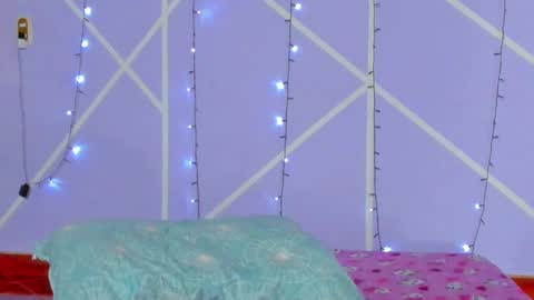 Snapshot of angelique_murphy chatting on December 2024 12:01:02 PM Angelique Murphy online show from December 2024 12:01:02 PM