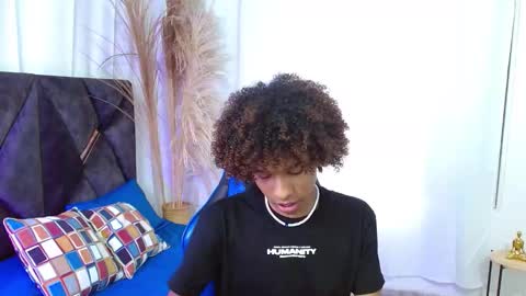 Angel online show from November 2025 09:36:01 PM