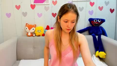 angellery online show from November 2025 01:33:02 PM