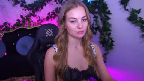 Snapshot of angelleyess chatting on November 2025 02:12:01 AM angelleyess online show from November 2025 02:12:01 AM