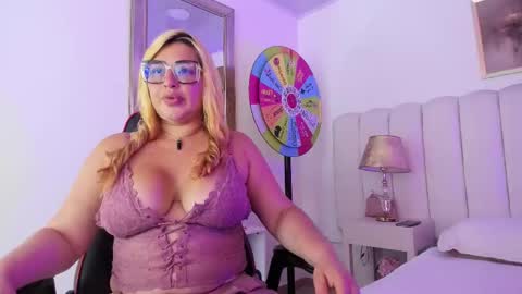 Snapshot of angellhott_ chatting on March 2026 06:26:01 PM angellhott online show from March 2026 06:26:01 PM