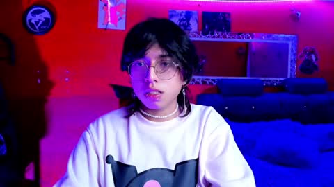 Snapshot of angellonfire chatting on January 2025 10:11:02 PM Angel  online show from January 2025 10:11:02 PM