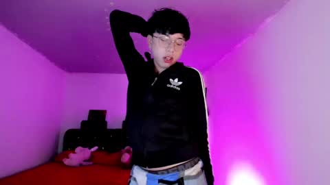 Snapshot of angellonfire chatting on October 2025 12:11:02 AM Angel  online show from October 2025 12:11:02 AM