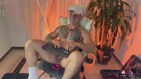 Snapshot of angeloferro1 chatting on December 2025 05:02:01 AM Angelo Ferro online show from December 2025 05:02:01 AM