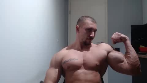  ------- SEX SHOW WITH GUYS AND GIRLS  MUSCLE SHOW online show from November 2025 03:00:02 PM