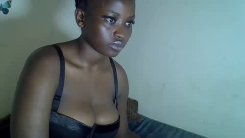 Snapshot of angelofsweetness chatting on December 2025 07:53:02 PM angelofsweetness online show from December 2025 07:53:02 PM