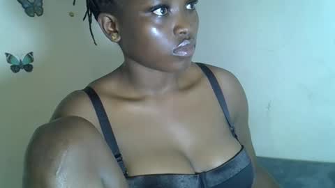 Snapshot of angelofsweetness chatting on December 2025 08:07:02 AM angelofsweetness online show from December 2025 08:07:02 AM