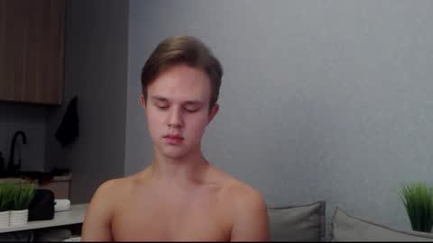 Snapshot of angelraaay chatting on October 2025 07:39:02 AM Angel online show from October 2025 07:39:02 AM