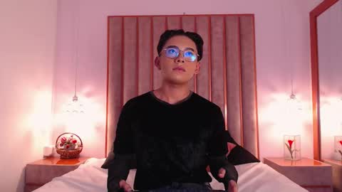 Angel online show from December 2025 03:35:02 AM