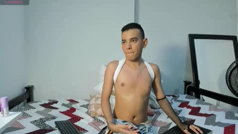 Snapshot of angels_doll chatting on October 2025 02:36:02 AM angels_doll online show from October 2025 02:36:02 AM