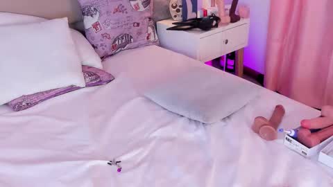 Snapshot of angels_one chatting on November 2025 05:04:02 PM Angela online show from November 2025 05:04:02 PM