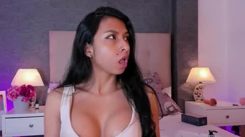 Snapshot of angels_one chatting on November 2025 05:51:02 PM Angela online show from November 2025 05:51:02 PM