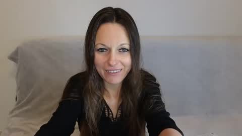 Giulia online show from November 2025 10:54:02 AM