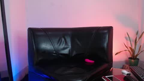 Angel Storm online show from October 2025 04:15:02 AM