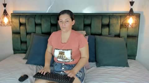 Snapshot of angelswets chatting on February 2025 01:25:01 PM ANGIE online show from February 2025 01:25:01 PM