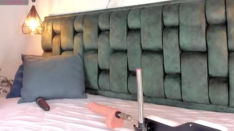 Snapshot of angelswets chatting on September 2025 01:56:01 PM ANGIE online show from September 2025 01:56:01 PM